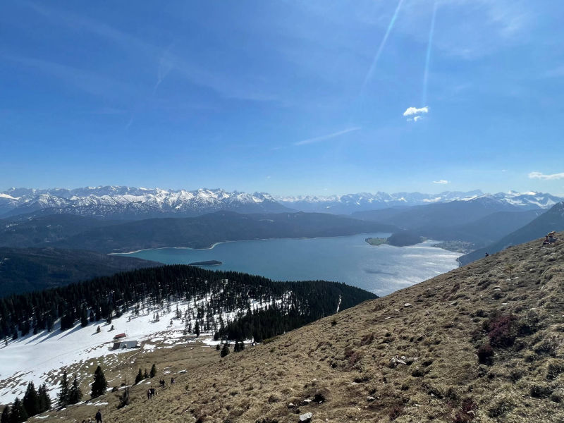 Auf dem Jochberg mit Blick nach Süden